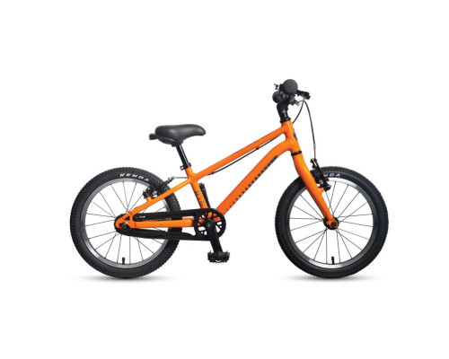 Produktbilde DBS Superlight 16" (oransje barnesykkel for barn 4-6 år som veier kun 6 kg).